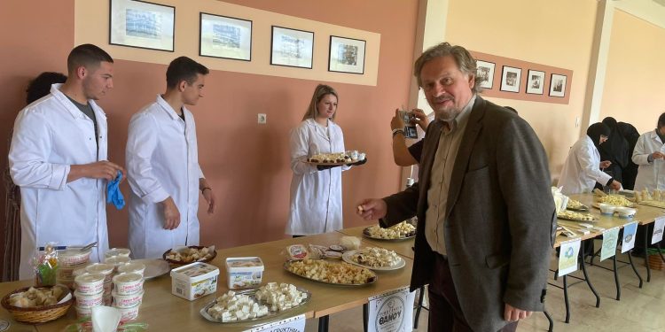 Επίσκεψη Θ. Οικονόμου στην Γαλακτοκομική Σχολή