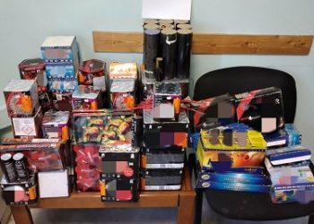 Συνελήφθη στην Άρτα ημεδαπός, για παραβάσεις της νομοθεσίας περί φωτοβολίδων και πυροτεχνημάτων- Κατασχέθηκαν συνολικά (1.787) τεμάχια πυροτεχνίας