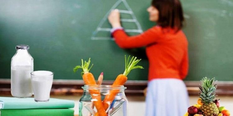 Φρούτα, λαχανικά, γάλα στα σχολεία: περισσότερα χρήματα, λιγότερη γραφειοκρατία