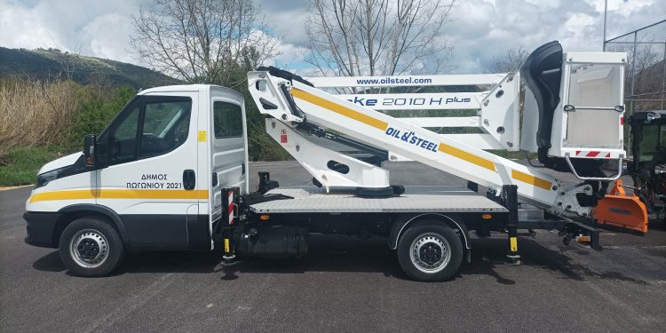 Παρέλαβε νέο καλαθοφόρο ο Δήμος Πωγωνίου