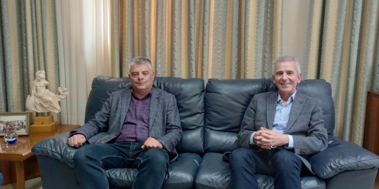 Επίσκεψη Σταύρου Καλογιάννη στο Δήμαρχο Κόνιτσας