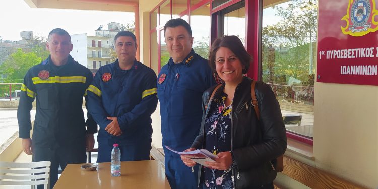 Κλιμάκιο του ΚΚΕ Ιωαννίνων στη Πυροσβεστική