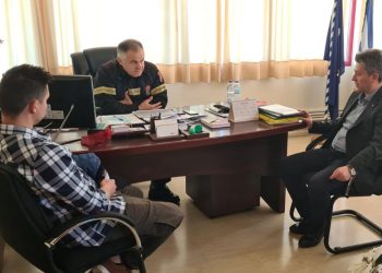 Σπύρος Κωνσταντόπουλος: Επισκέψεις σε Αστυνομία και Πυροσβεστική