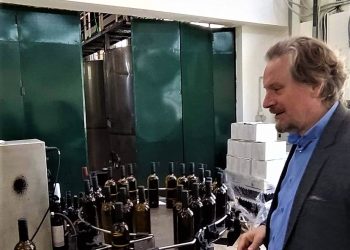 Σε οινοποιείο & αμπελώνες ο Αθανάσιος Οικονόμου