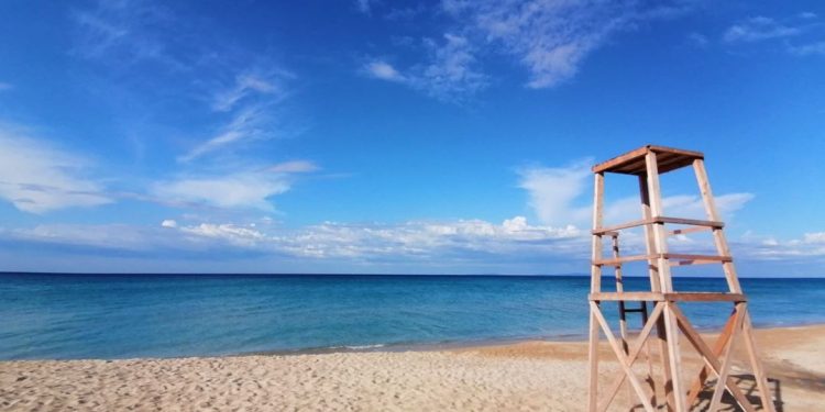 Αιτήσεις για πρόσληψη ναυαγοσωστών και χειριστή σκάφους στον Δήμο Πάργας