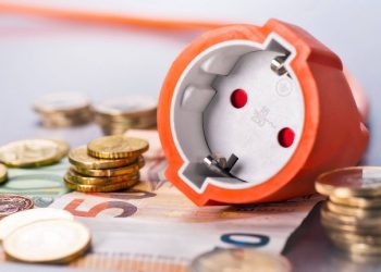 Συμβουλές της ΡΑΑΕΥ για την αποφυγή πρόσθετων χρεώσεων στους λογαριασμούς ρεύματος