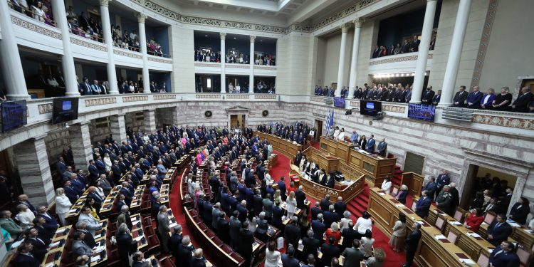 Ολοκληρώθηκε η ορκωμοσία της νέας Βουλής