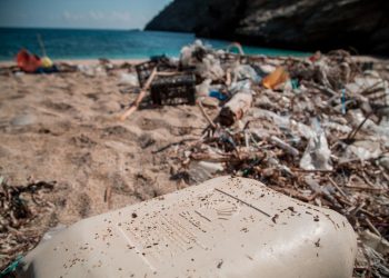 Greenpeace: Να βάλουμε τέλος στην εποχή του πλαστικού