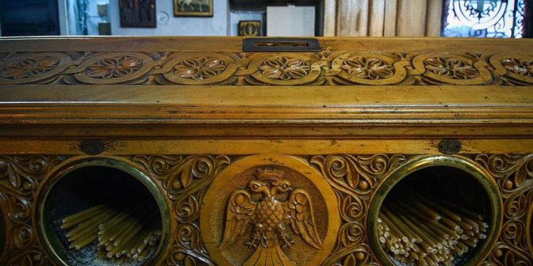 Άρτα: Διέρρηξαν Ιερό Ναό και πήραν 720 ευρώ