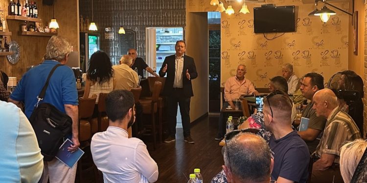 Συνάντηση του Γιώργου Στύλιου με ετεροδημότες της Αθήνας