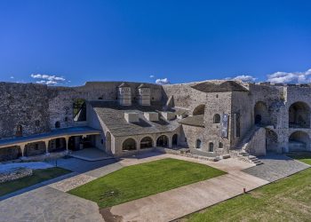 «Στιχοβατώντας με τον Λευτέρη Παπαδόπουλο» Μουσική εκδήλωση στο Μουσείο Αργυροτεχνίας