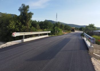 Ασφαλτόστρωση της γέφυρας στο Ρέμα Κάκκαβου στο Καναλλάκι