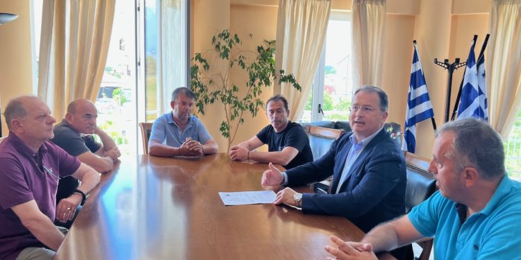 Συνάντηση Γ. Στύλιου με Αντιδήμαρχο και προέδρους Τ.Κ για τα αρδευτικά έργα στο Δήμο Νικ. Σκουφά