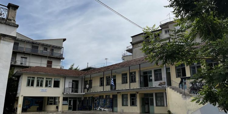 Σύμβαση 2,1 εκατομμυρίων για παρεμβάσεις στα σχολεία