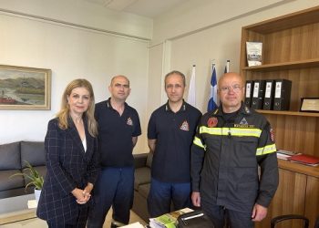 Μερόπη Τζούφη: Επίσκεψη στην Πυροσβεστική