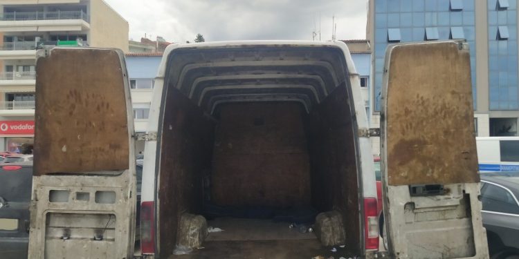 Θεσπρωτία: Τέσσερις συλλήψεις για υπόθεση προώθησης στο εξωτερικό παράτυπων μεταναστών