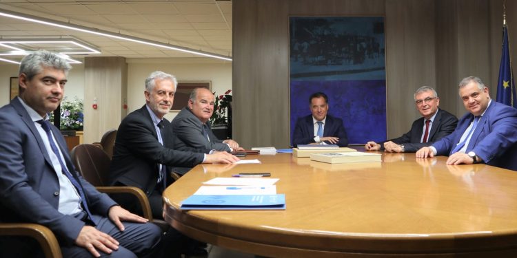 Συνάντηση Γεωργιάδη-Καββαθά στο υπουργείο Εργασίας