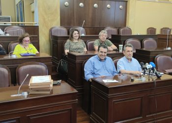 Παραδόθηκαν στις Κοινότητες οι μελέτες για τις εκκρεμότητες σε διανοίξεις δρόμων