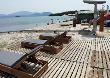 Στην «βάση τους» για την φετινή κολυμβητική περίοδο οι ράμπες ΑμεΑ στις Παραλίες της Κορωνησίας