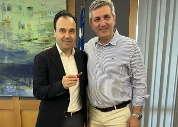 Με τον Υπουργό Ψηφιακής Διακυβέρνησης, Δημήτρη Παπαστεργίου και τον Αναπληρωτή Υπουργό Εσωτερικών, συναντήθηκε στην Αθήνα ο Δήμαρχος Αρταίων