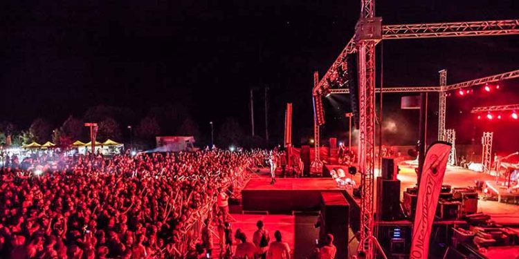 Mε Φοίβο Δεληβοριά, Μαρίζα Ρίζου και Πάνο Βλάχο επιστρέφει το Ιοannina Lake Festival!