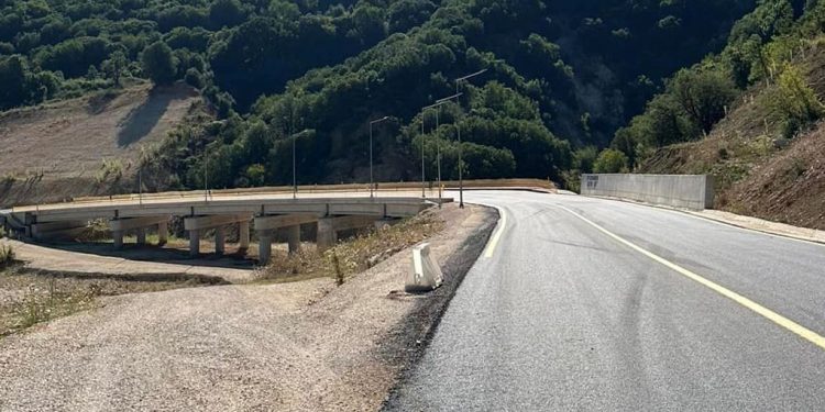 Σε προσωρινή κυκλοφορία ο νέος οδικός άξονας σύνδεσης της Ιόνιας Οδού με τα Τζουμέρκα