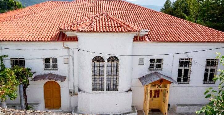 «A d i o Q u e r i d a – Α δ ο ν ά ϊ Α τ ά»