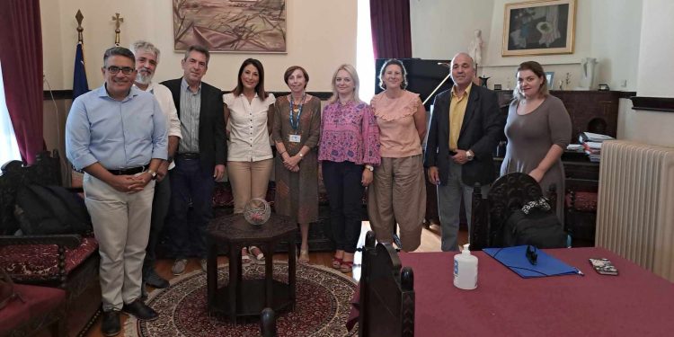 Συνεργασία με την εκπρόσωπο της Ύπατης Αρμοστείας στην Ελλάδα