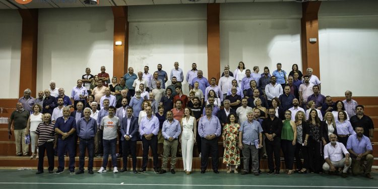 Κατάμεστη η αίθουσα στην 1η προεκλογική ομιλία του Κώστα Καψάλη
