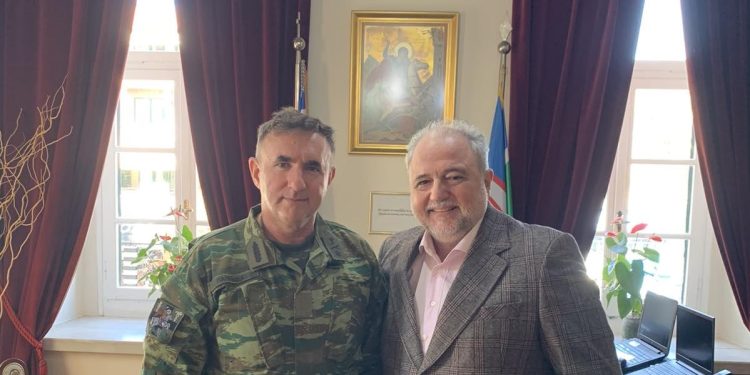 Επίσκεψη στην 8η Μεραρχία από τον Σπύρο Ριζόπουλο