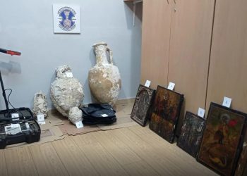 Συνελήφθησαν δυο άτομα στα Ιωάννινα για κατοχή αρχαιοτήτων – Κατασχέθηκαν δύο αμφορείς ρωμαϊκών χρόνων, πέντε εικόνες