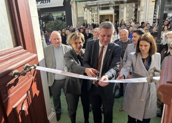 Εγκαινιάστηκε επίσημα από τον Δήμαρχο Αρταίων Χρήστο Τσιρογιάννη, το Ιστορικό Δημαρχείο της Άρτας
