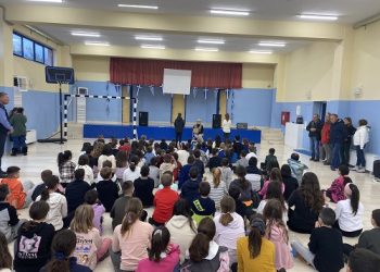 Η Ανθή Λιάγκου (Παραολυμπιονίκης) στο 1ο Δημοτικό Σχολείο Ελεούσας την Παγκόσμια Ημέρα Ατόμων με Αναπηρία