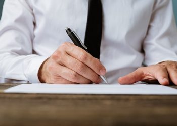 Aπέχουν οι συμβολαιογράφοι του Συμβολαιογραφικού Συλλόγου Εφετείου Ιωαννίνων από τα καθήκοντά τους