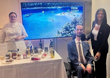 Ο Στέλιος Κυμπουρόπουλος έφερε την Ελλάδα στην καρδιά του ευρωπαϊκού κοινοβουλίου