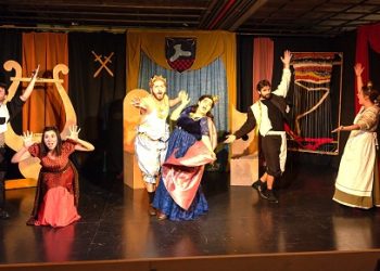 Τα καινούργια ρούχα του Βασιλιά 2η παράσταση από τους “Αθεράπευτους”