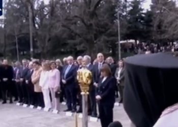 Α. Σακελλαροπο΄ύλου: Κατάθεση στεφάνου και δήλωση στο Ηρώο Μπιζανομάχων