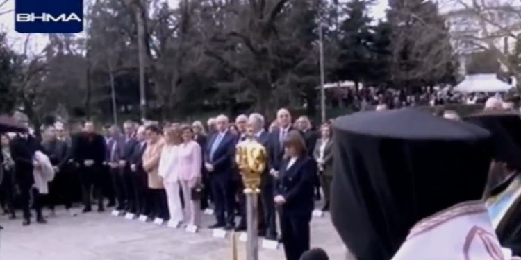 Α. Σακελλαροπο΄ύλου: Κατάθεση στεφάνου και δήλωση στο Ηρώο Μπιζανομάχων