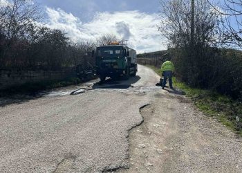 Σε εξέλιξη η αποκατάσταση του οδοστρώματος σε οδούς της Δροσιάς και των Καρδαμιτσίων