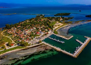 Εορτασμός της Καθαρής Δευτέρας στην Κορωνησία: Μια εκδρομή στο πανέμορφο ψαροχώρι του Αμβρακικού