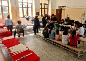 Λαμπάδες και πασχαλινά κουλούρια για τις εορταγορές της ΕΛΕΠΑΠ