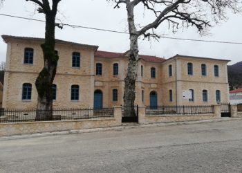 Πραγματικό στολίδι για το Δήμο Πωγωνίου αποτελεί το πρώην Αρρεναγωγείο – Παρθεναγωγείο Δελβινακίου.
