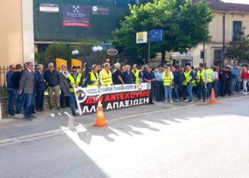 Συγκέντρωση διαμαρτυρίας έξω από το Αστυνομικό Μέγαρο Ιωαννίνων