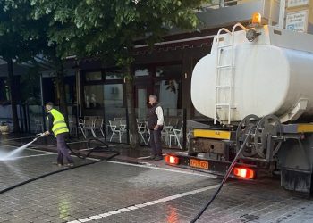 Συνεχίζεται ο καθαρισμός – πλύσιμο κοινόχρηστων χώρων