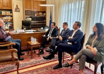 Αναπτυξιακά ζητήματα της Ηπείρου συζητήθηκαν στη συνάντηση του Περιφερειάρχη Αλεξ. Καχριμάνη με τον Υπ. Ανάπτυξης κ. Κων. Σκρέκα και άλλα κυβερνητικά στελέχη