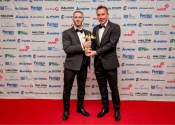 Ο φαρμακοποιός της χρονιάς στην Ιρλανδία είναι Έλληνας , είναι Γιαννιώτης και είναι απόφοιτος των ΔΩΔΩΝΑΙΩΝ !