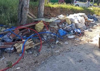 Παράνομη Απόθεση Μπαζών και Οικοδομικών Υλικών σε Πρασιές του Δήμου Ιωαννιτών-Ελεύθερους χώρους – Κάλεσμα για Τήρηση της Νομοθεσίας και Προειδοποίηση για Επιβολή Προστίμων