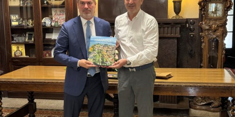 Συνάντηση δημάρχου Ιωαννίνων με το δήμαρχο Αυλώνας