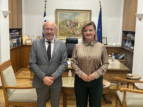 Επίσκεψη στον υφυπουργό υγείας Δημήτρη Βαρτζόπουλο για το Πολυδύναμο κέντρο σωματικής αποτοξίνωσης του Γ.Ν.Ι Χατζηκώστα