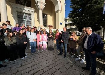 Ο Δήμαρχος Ιωαννίνων σε εκδήλωση Λυκείων για τον καρκίνο του μαστού